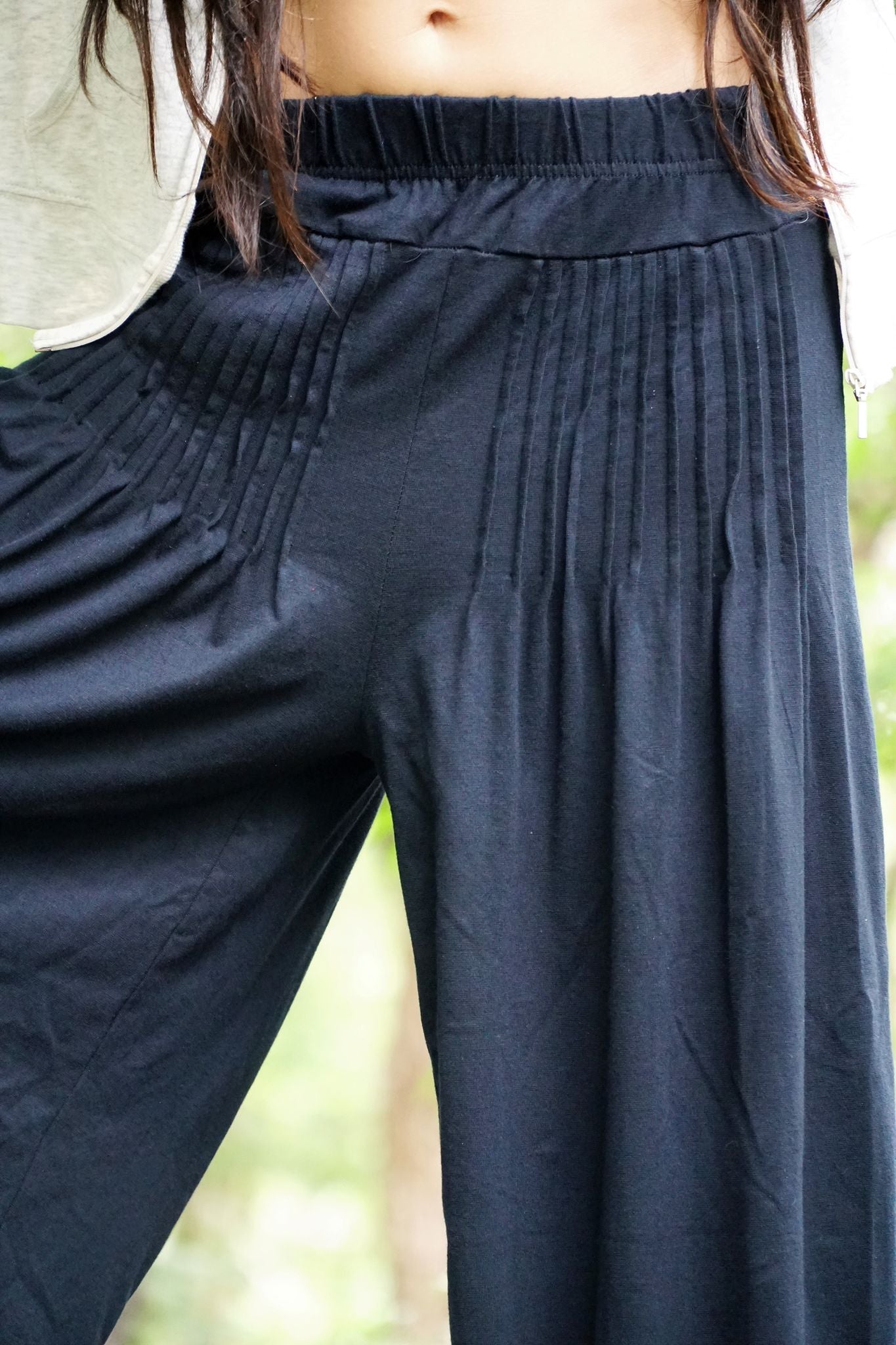 Plain Black Drapey Trousers – Flowy Relaxed Fit Trousers